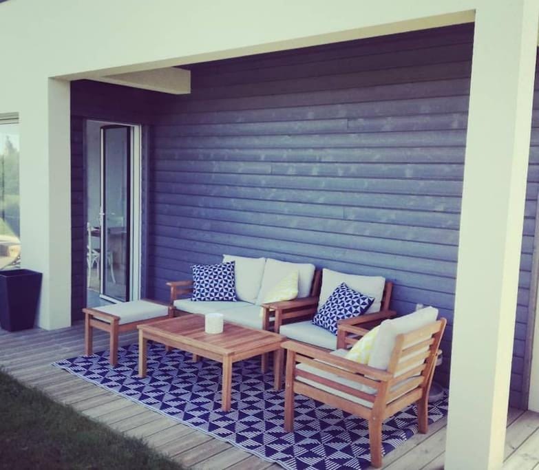 Patio, Day, Balcony/Terrace, Living room