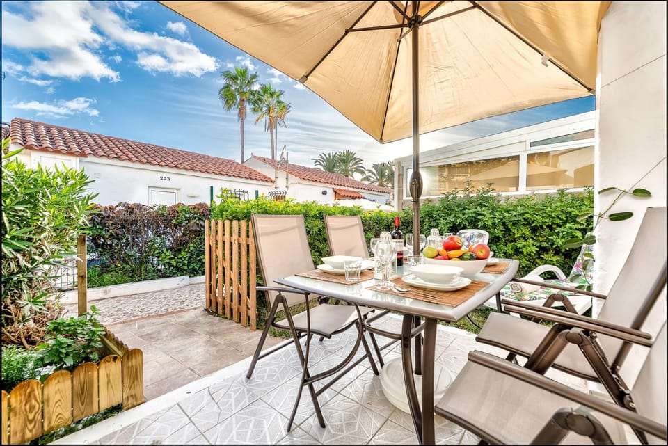 Garden, Balcony/Terrace, Seating area, Dining area, Garden view