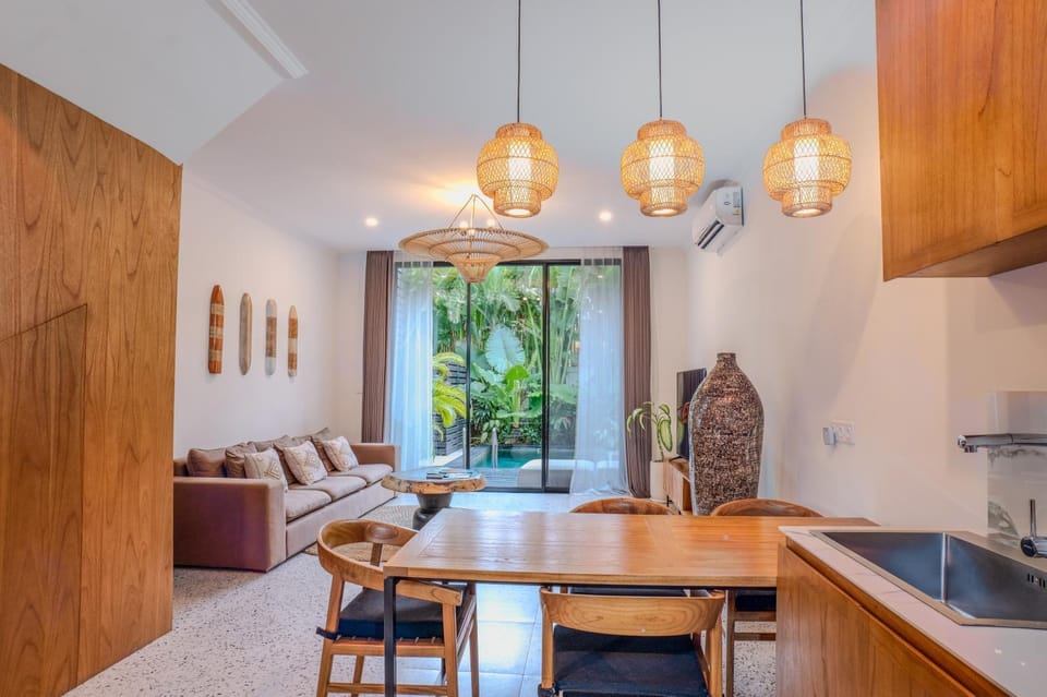 Kitchen or kitchenette, Living room, Seating area, Dining area, air conditioner, air conditioner