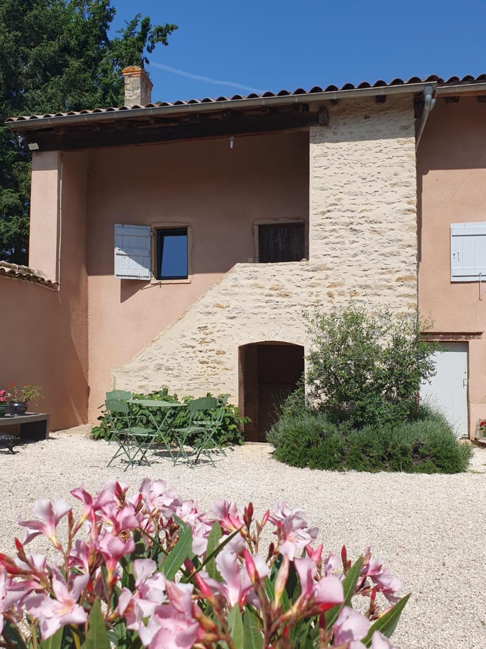 Facade/entrance, View (from property/room), Guests