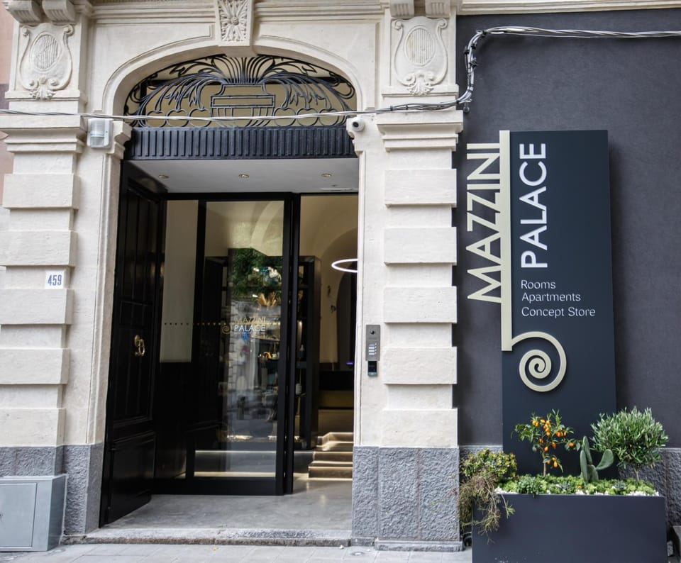 Facade/entrance