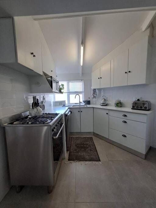Die Boomhuis. Pearly Beach House in Western Cape