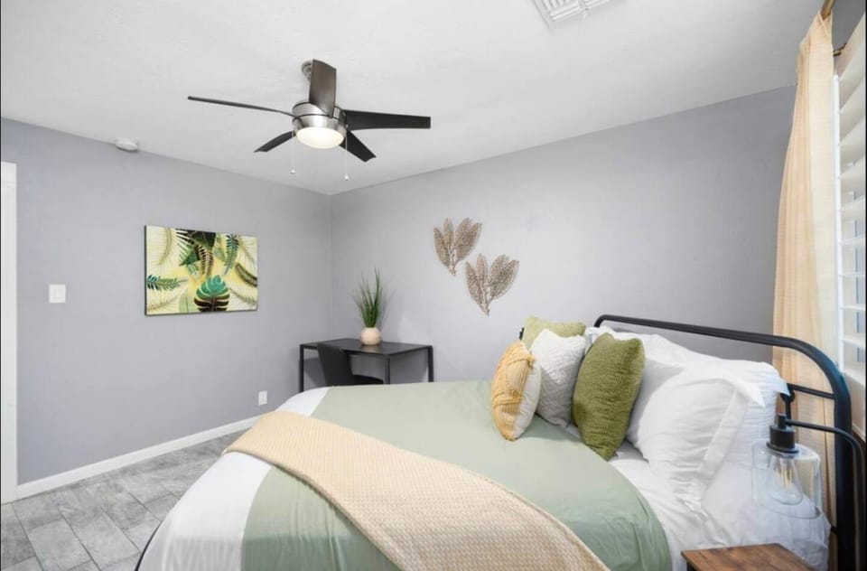 5BR with Pool & Backyard ParadiseSleeps 10 Guests House in Phoenix