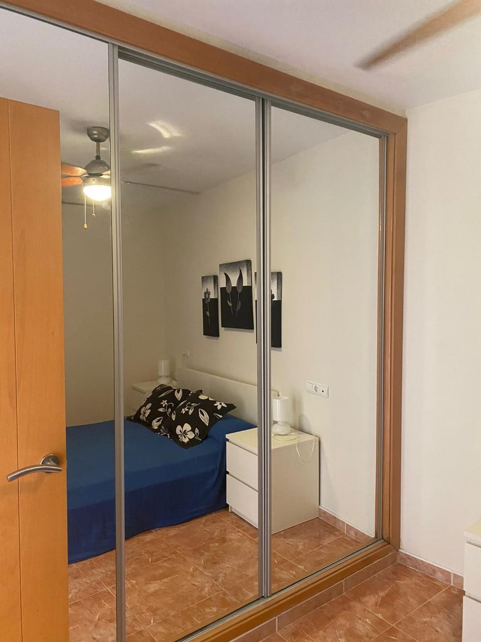 Bed, Photo of the whole room, Bedroom, wardrobe