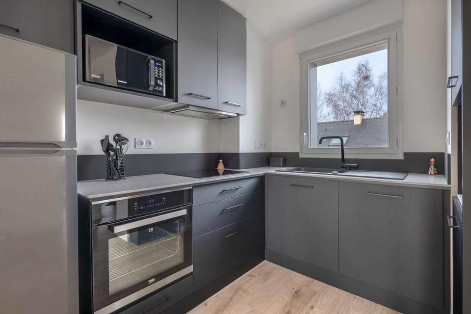 Kitchen or kitchenette