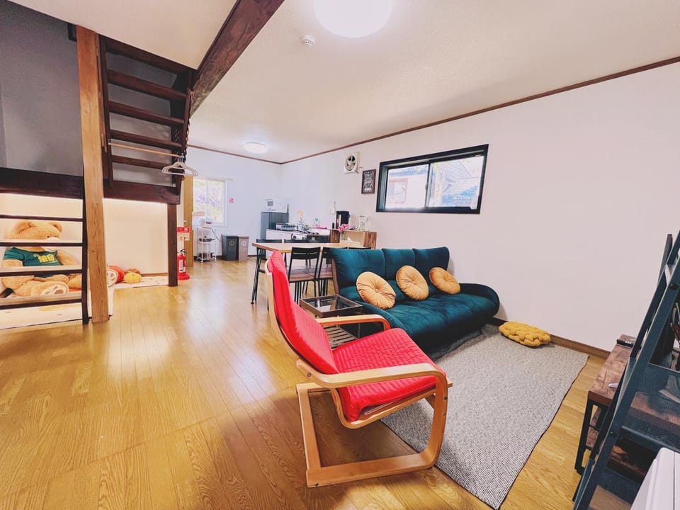 Communal lounge/ TV room, TV and multimedia, Living room, Evening entertainment