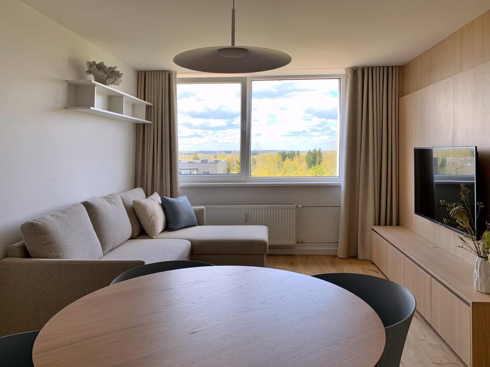 Communal lounge/ TV room, Natural landscape, TV and multimedia, Living room, Seating area