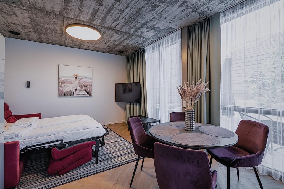 Bed, Living room