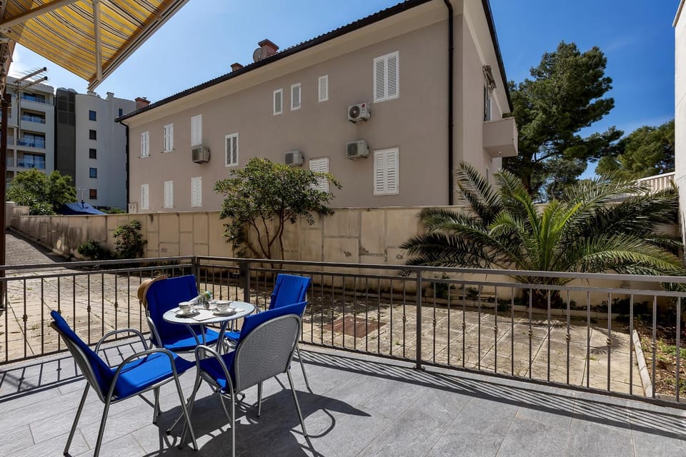 Patio, Day, Garden, Balcony/Terrace, Balcony/Terrace