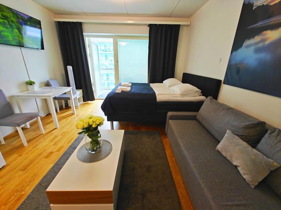 Communal lounge/ TV room, Bed, TV and multimedia, Photo of the whole room, Seating area, Evening entertainment
