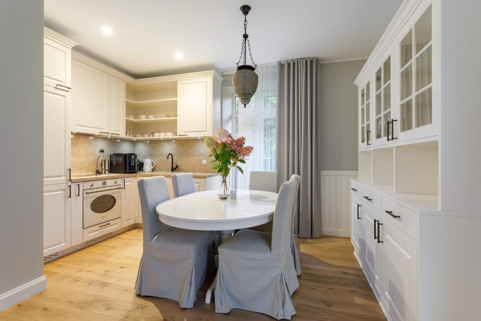 Kitchen or kitchenette, Breakfast, kitchen