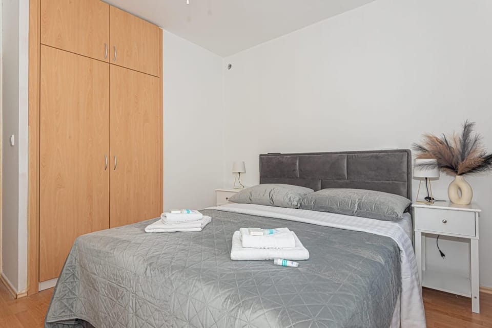 Bed, Bedroom, wardrobe