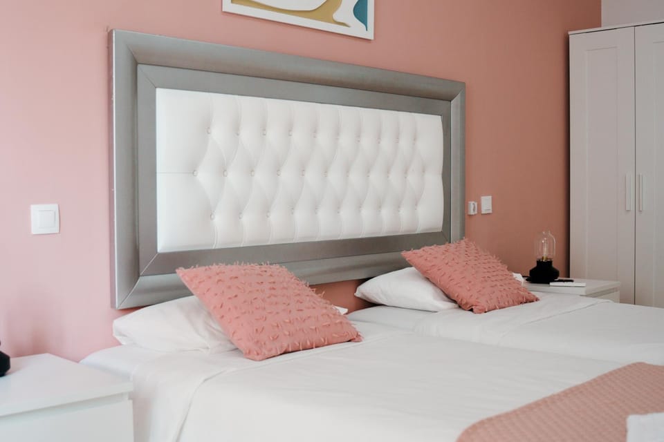 Resort Suites Vecindario Bed and Breakfast in Vecindario