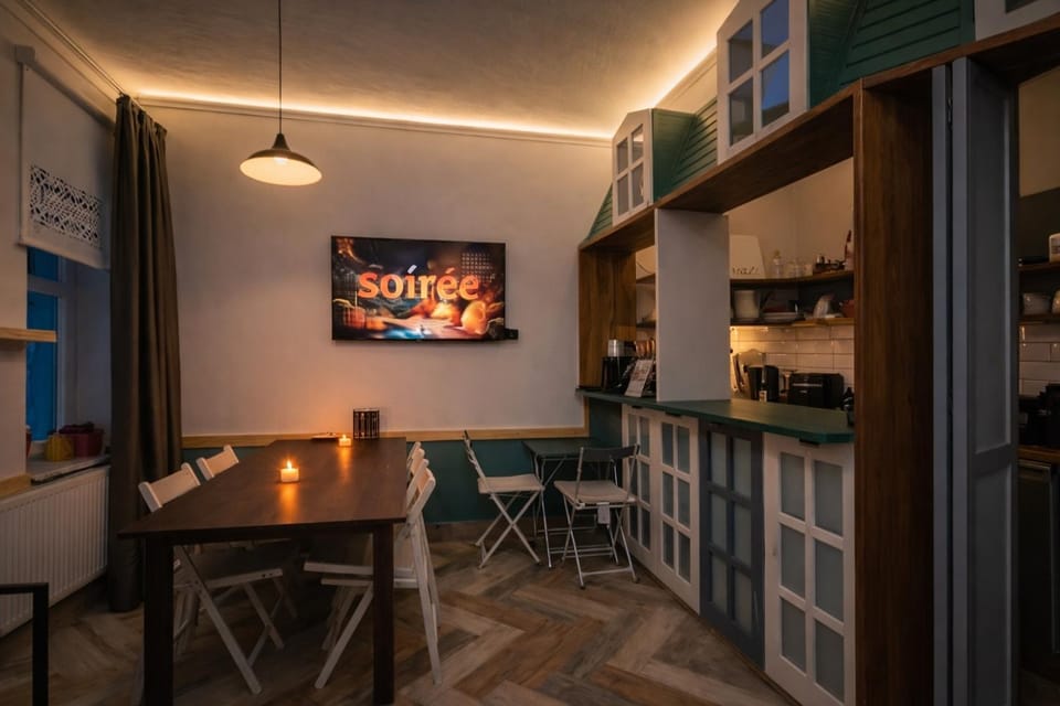 TV and multimedia, Kitchen or kitchenette, Dining area