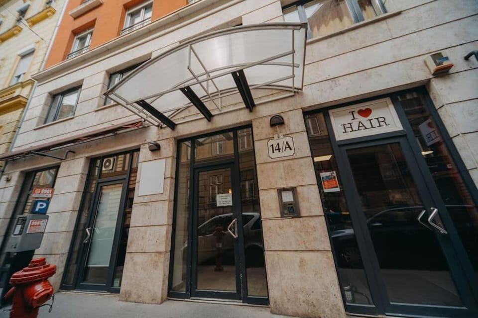 Property building, Facade/entrance