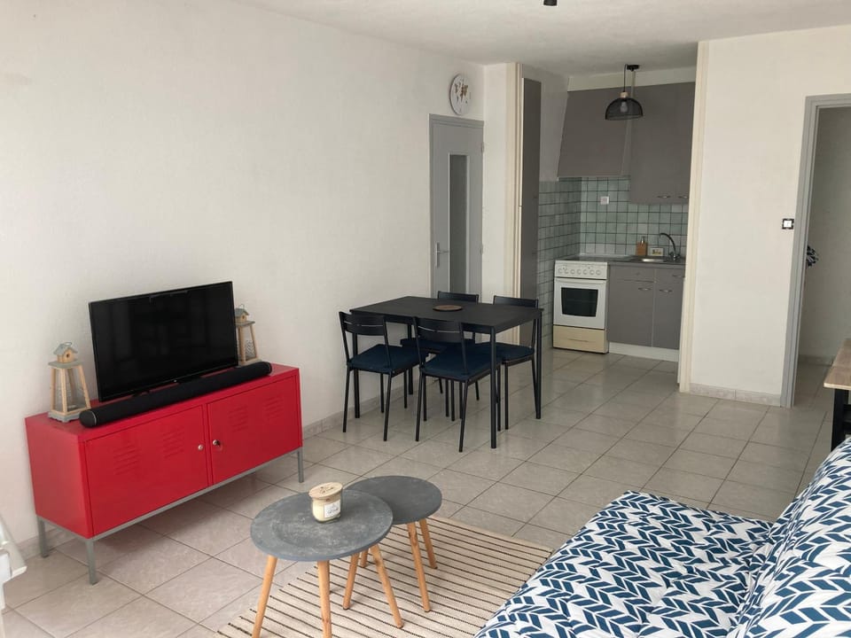 TV and multimedia, Living room, Dining area, minibar, pet friendly, stove
