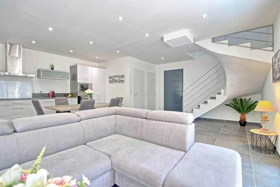 Maison / jardin à 5min de la mer House in French Riviera