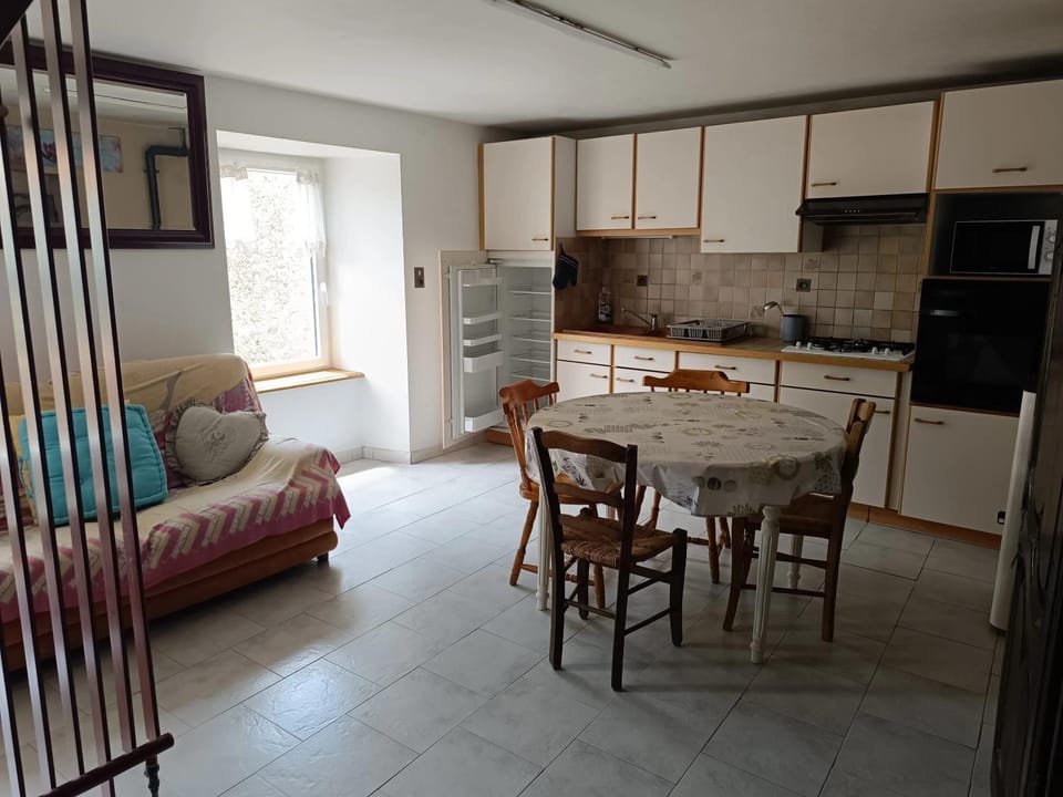 Charmante Maison près de Veyreau avec Vue sur Montagne House in Auvergne-Rhône-Alpes