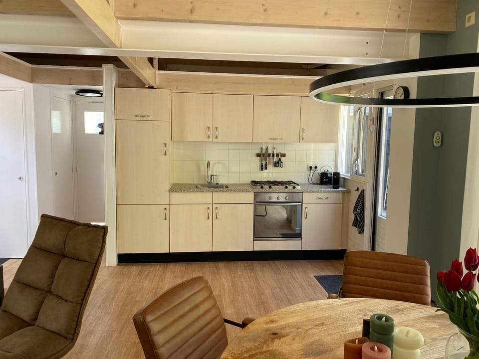 Kitchen or kitchenette, dishwasher, pet friendly, stove