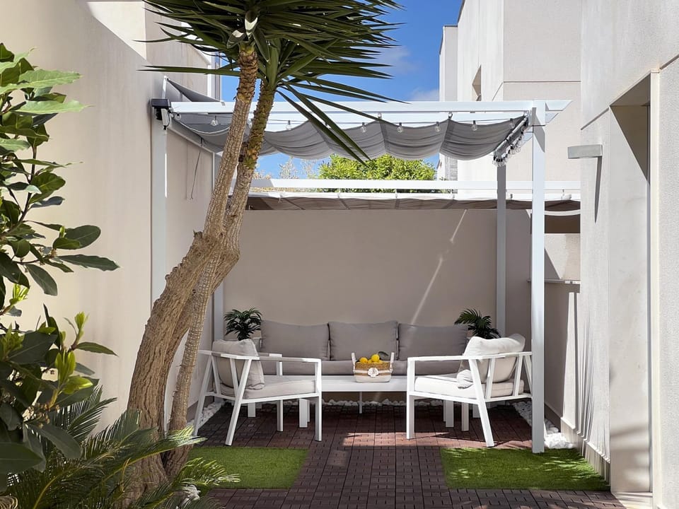 Dining area, Garden view