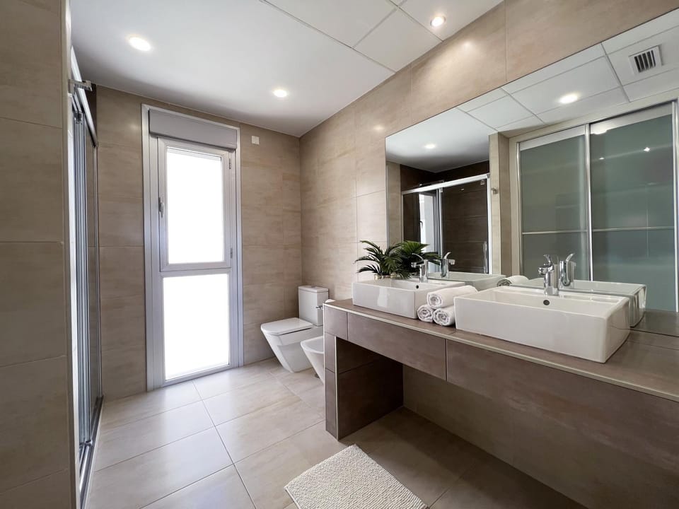 Bathroom, towels