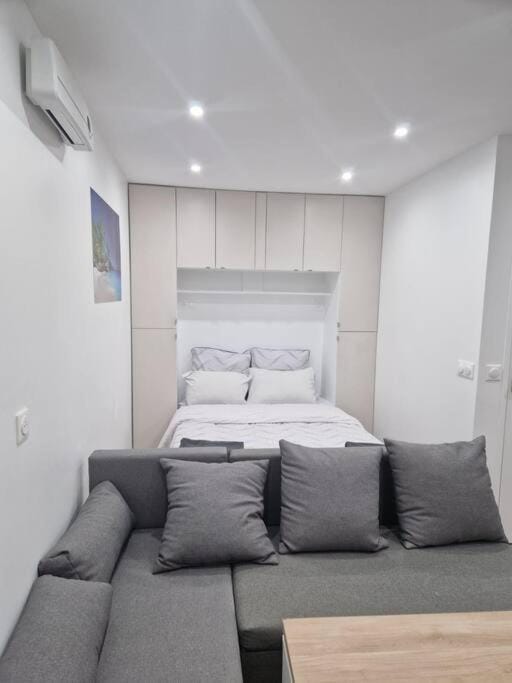 Joli studio calme contemporain CDG/PARC D'EXPO VILLEPINTE/PARIS Apartment in Île-de-France