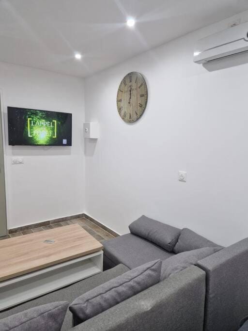 Joli studio calme contemporain CDG/PARC D'EXPO VILLEPINTE/PARIS Apartment in Île-de-France