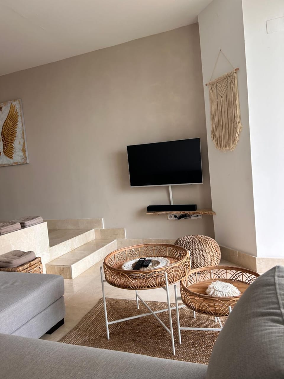Communal lounge/ TV room, TV and multimedia, Living room, Seating area