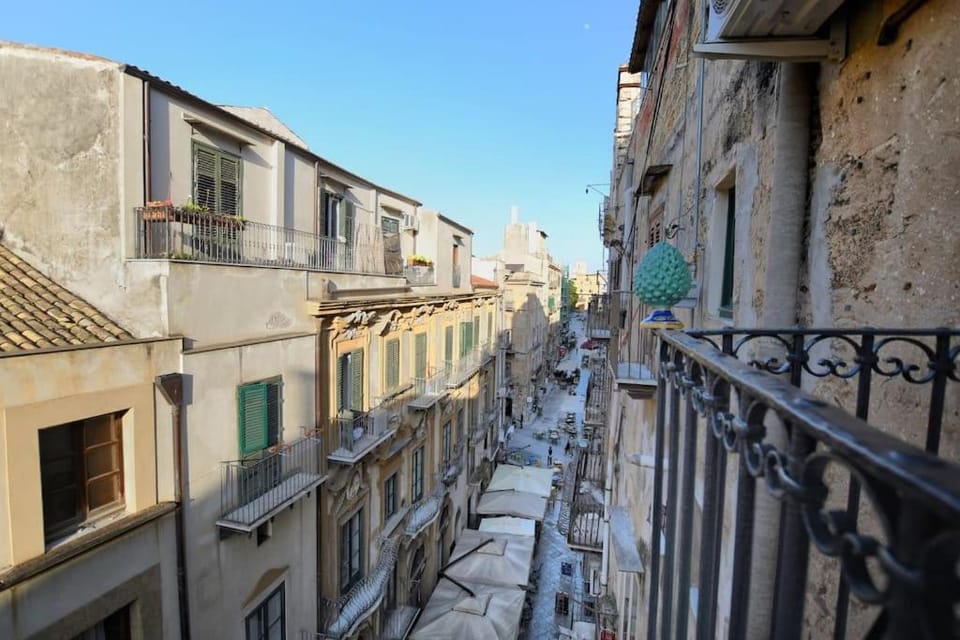 Day, Neighbourhood, City view, Street view