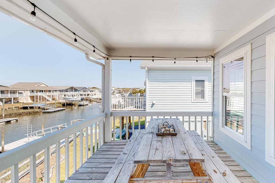 HB261 Rosie's Rendezvous House in Holden Beach