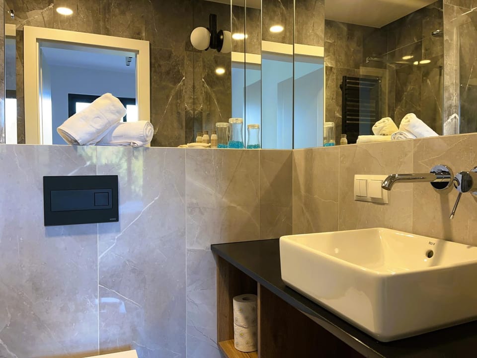 Shower, Bathroom, View (from property/room), View (from property/room), Other, Other, Other, towels