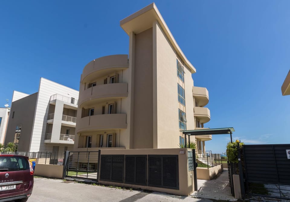 Property building, Location