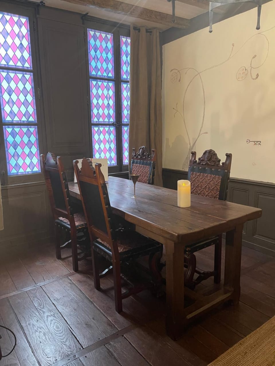 Seating area, Dining area