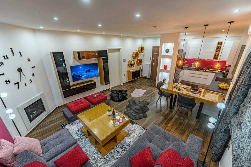 TV and multimedia, Kitchen or kitchenette, Living room, Seating area, Dining area, minibar