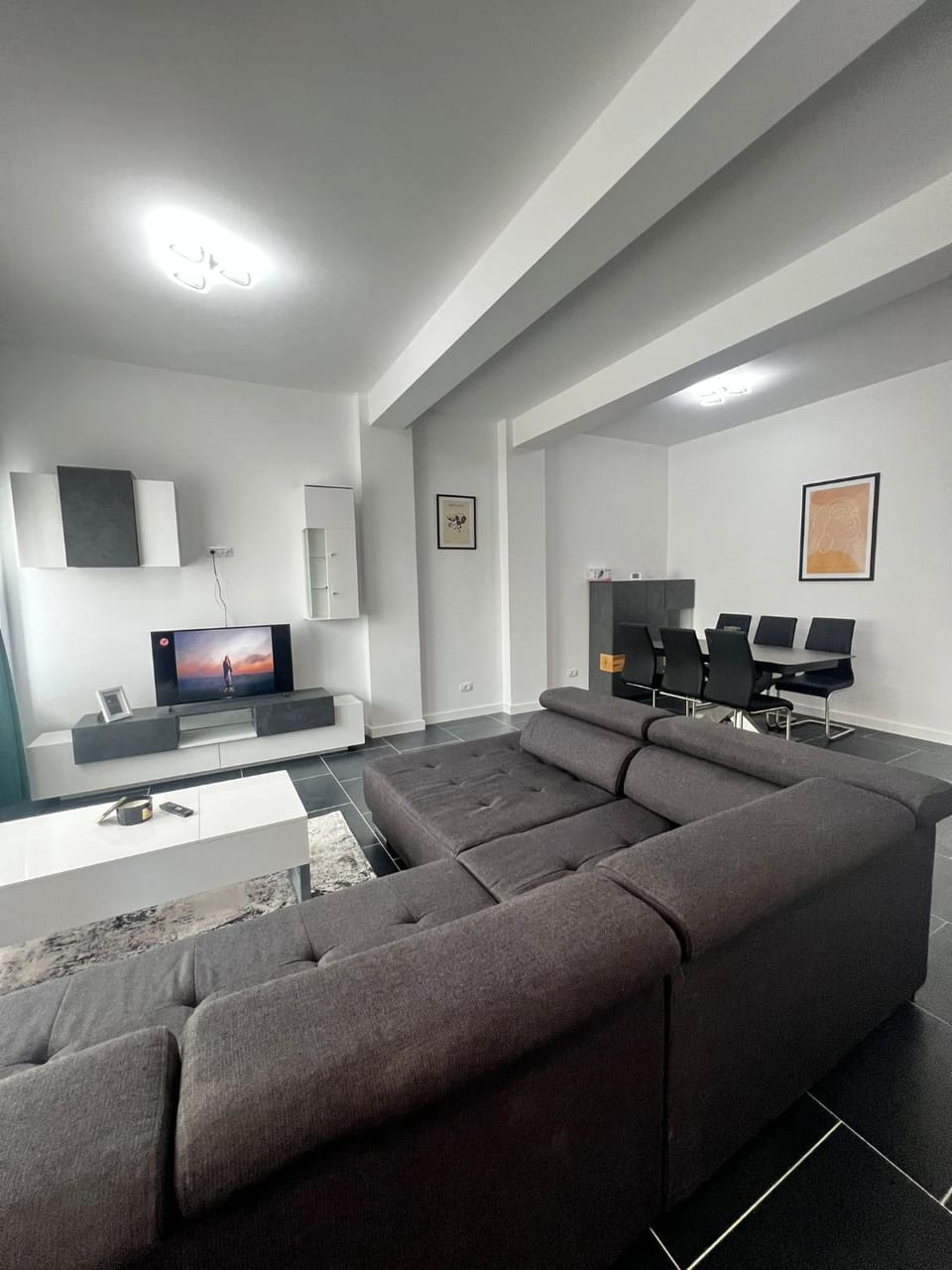 Communal lounge/ TV room, TV and multimedia, Kitchen or kitchenette, Living room, Seating area, Evening entertainment