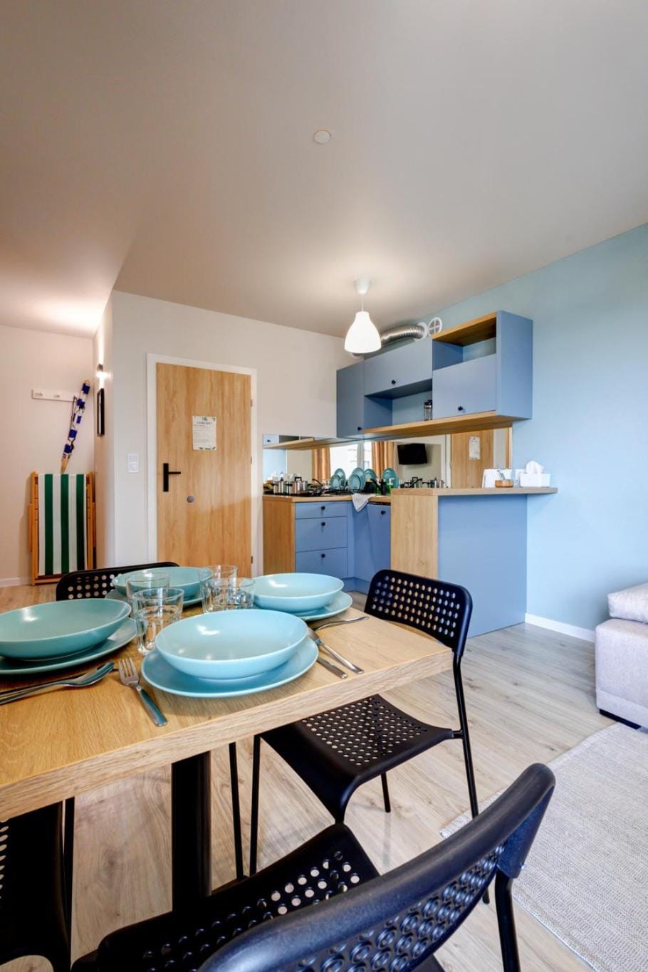 Kitchen or kitchenette, Living room, Seating area, Dining area, dishwasher, pet friendly, stove