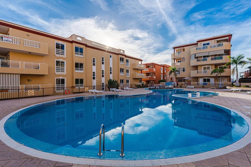 Pool view, Swimming pool, Location