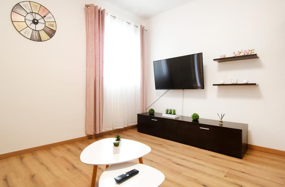 Communal lounge/ TV room, TV and multimedia
