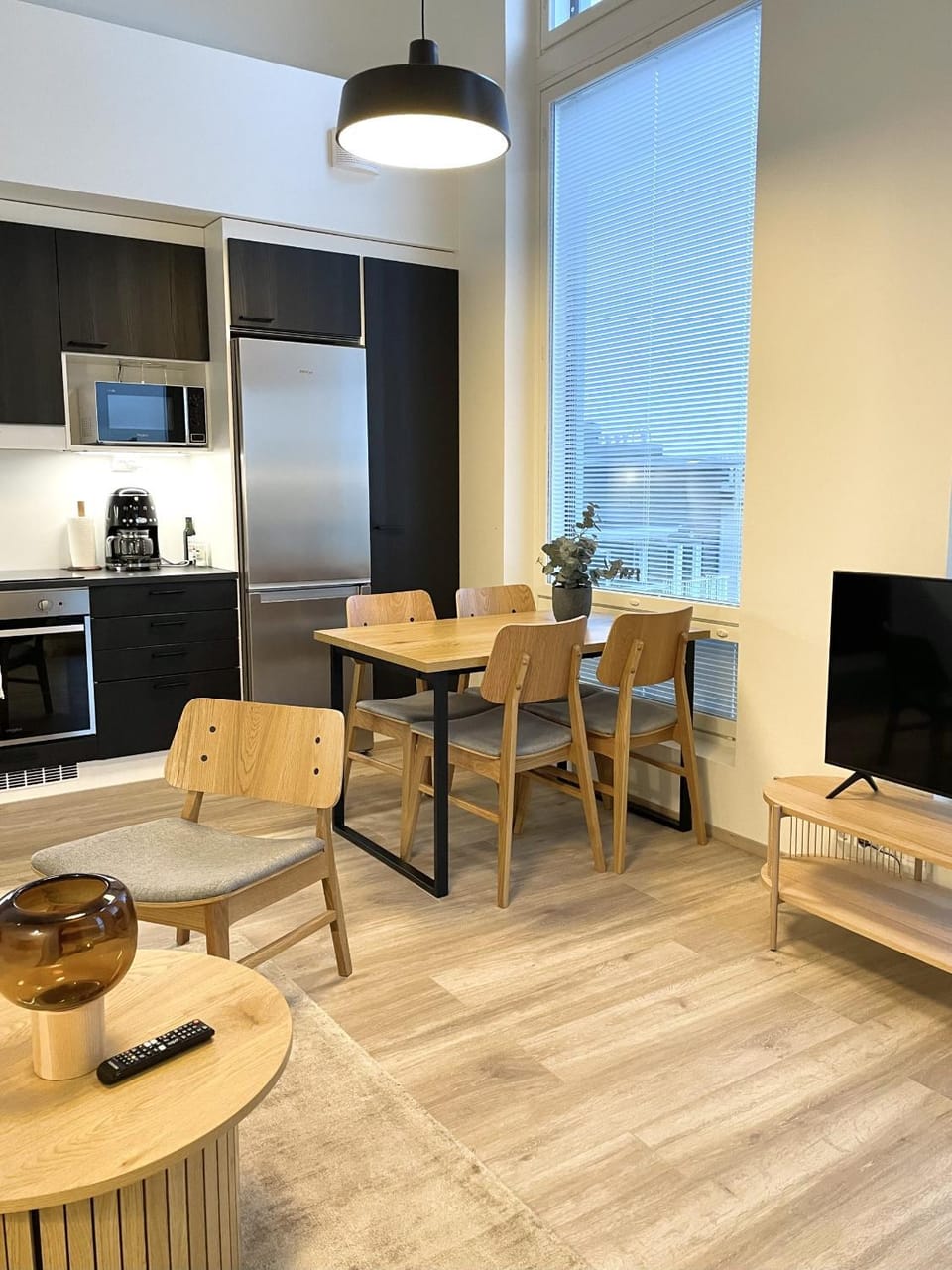Dining area, kitchen