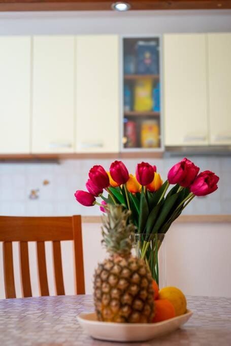 Decorative detail, Dining area