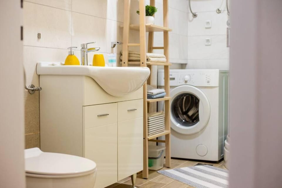 Bathroom, washing machine
