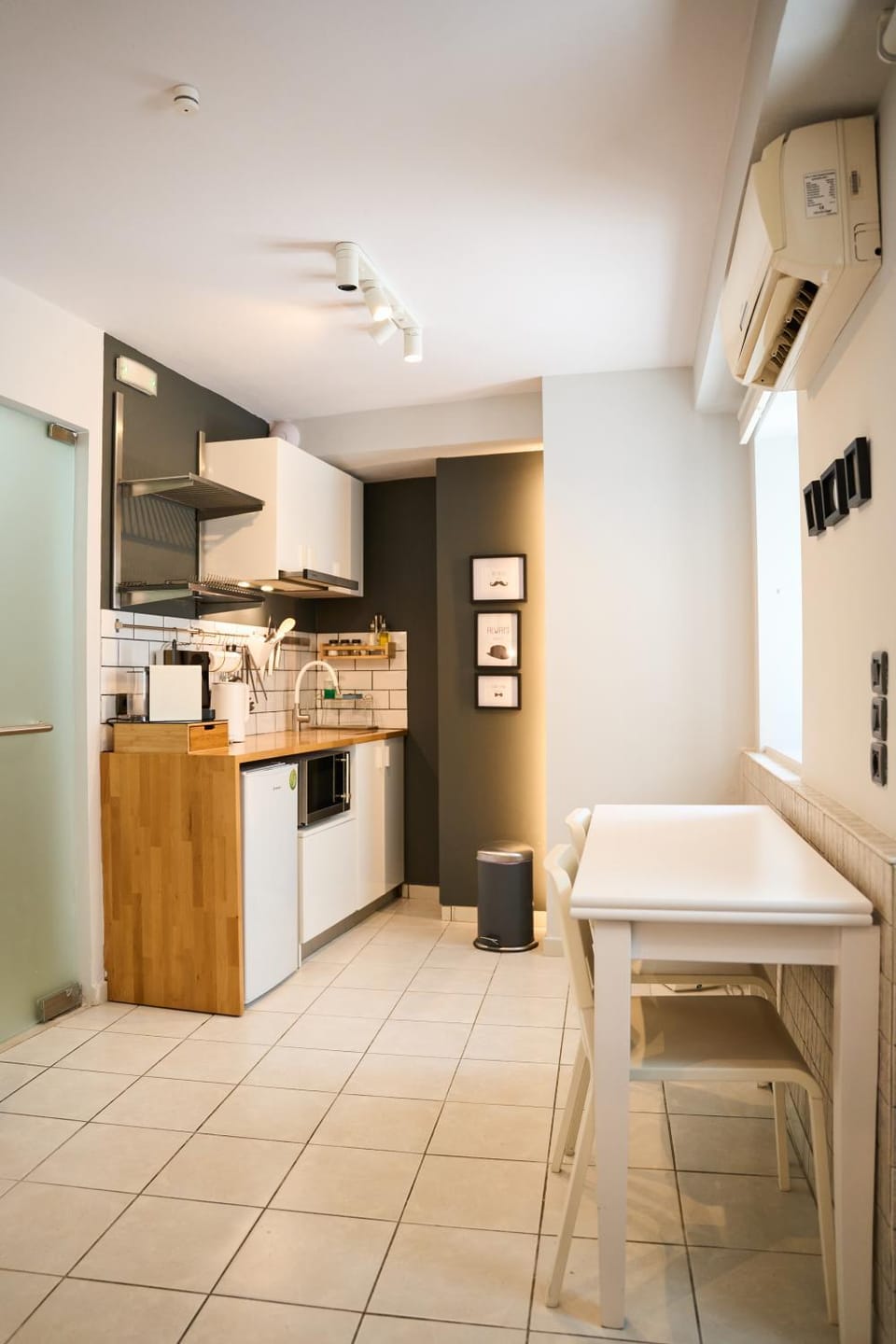 #Tyrtaiou Modern Design Studio Apartment in İzmir Province