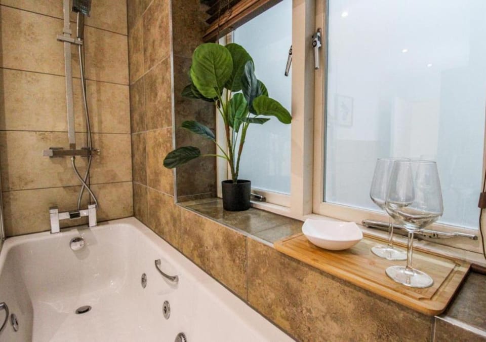 Bathroom, Bath