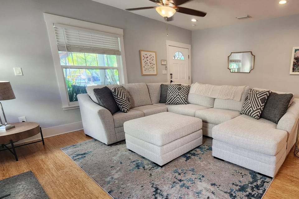 Beautiful Bay to Bay Sanctuary Charming South Tampa Craftsman Home Near Bayshore House in Tampa