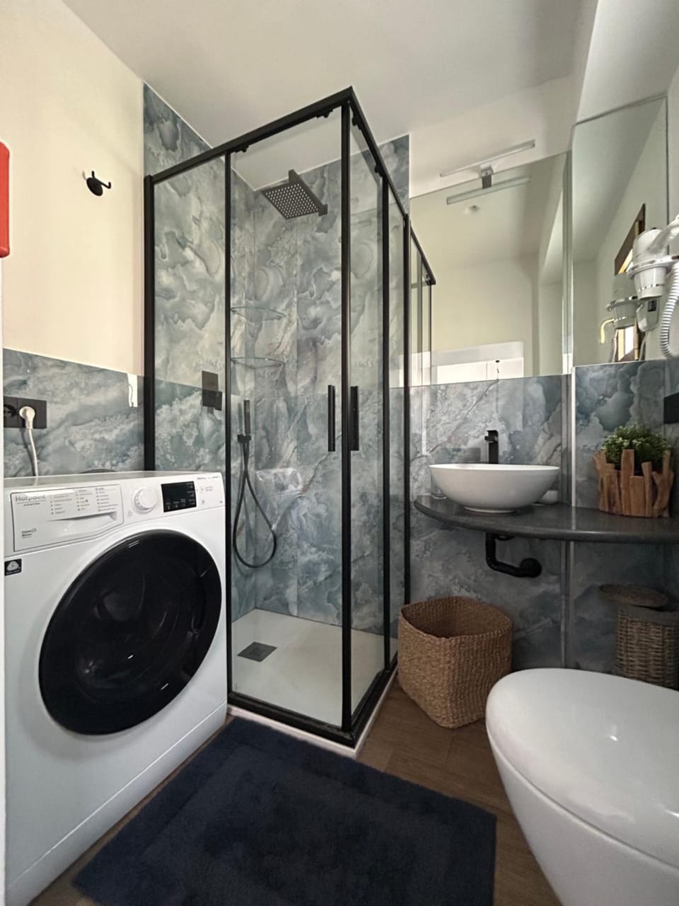 Shower, Toilet, Bathroom, washing machine