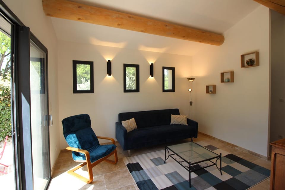 Charmant appartement calme à Paradou Apartment in Arles