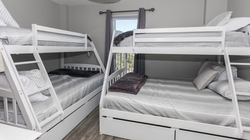 Bed, Bedroom, bunk bed