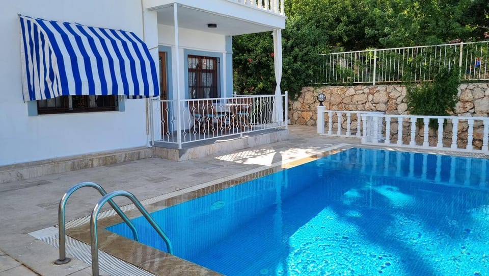Property building, Patio, Swimming pool