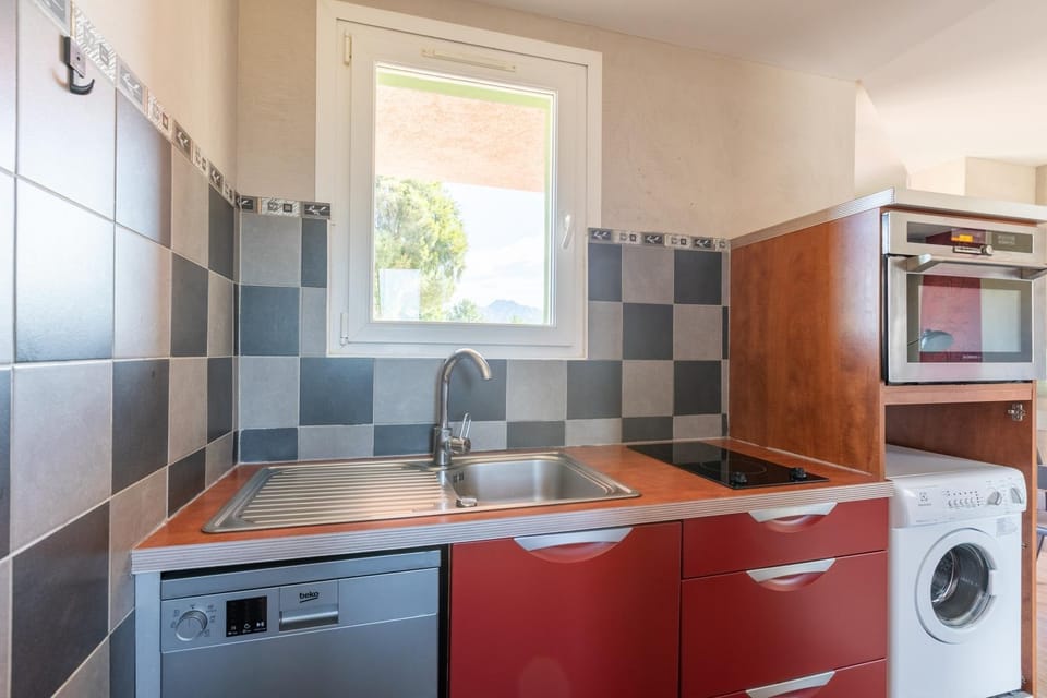 Kitchen or kitchenette, Living room