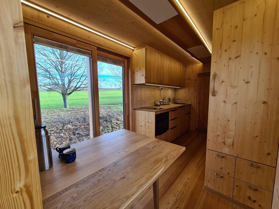 Dining area, kitchen